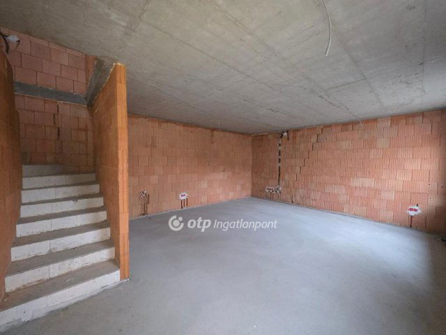 Eladó családi ház, Budakalászon 124.9 M Ft, 4 szobás