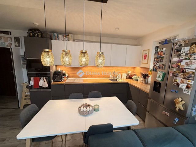 Eladó téglalakás, Kápolnásnyéken, Vasvári utcában 89 M Ft