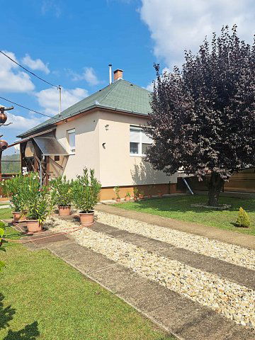 Eladó családi ház, Nyíregyházán 66.5 M Ft, 3 szobás