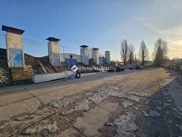 Eladó ipari ingatlan, Pécsett 281.918 M Ft / költözzbe.hu
