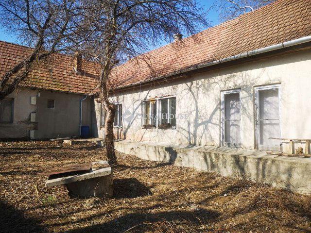 Eladó családi ház, Perbálon 54.9 M Ft, 4+1 szobás