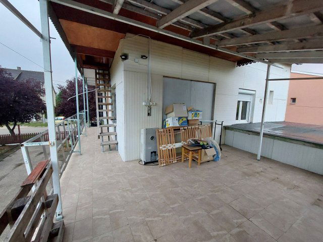 Eladó családi ház, Táton 74.9 M Ft, 4 szobás