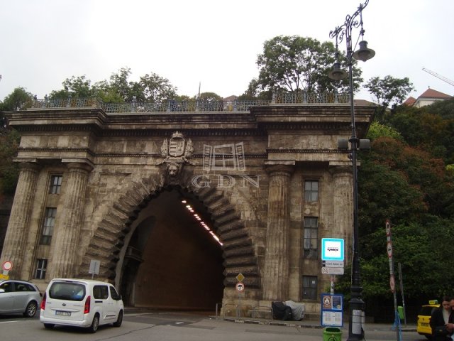 Eladó téglalakás, Budapesten, I. kerületben 72.5 M Ft, 2 szobás