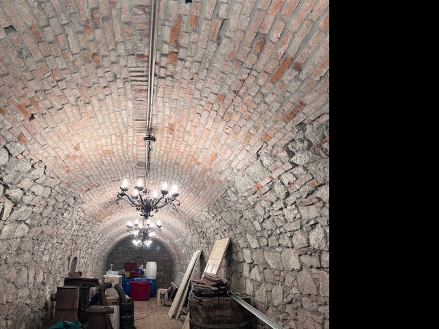 Eladó családi ház, Esztergomban 95.9 M Ft, 3 szobás
