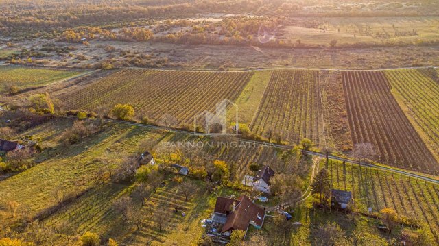 Eladó nyaraló, Szentantalfán 83 M Ft, 3 szobás