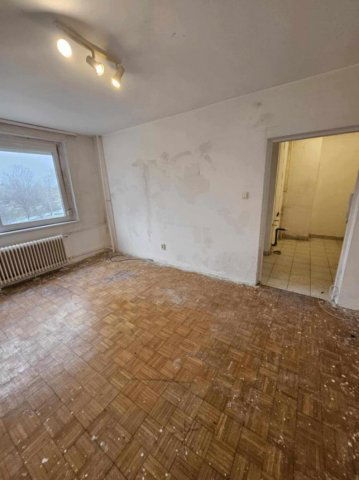 Eladó panellakás, Tatabányán 30.9 M Ft, 1+1 szobás