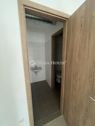 Kiadó üzlethelyiség, Nagykátán 250 E Ft / hó