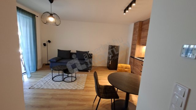 Kiadó téglalakás, albérlet, XIV. kerületben, Bosnyák utcában