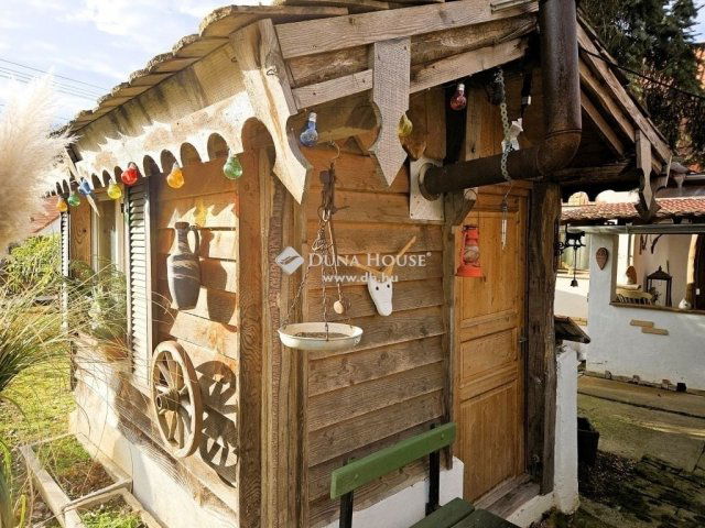 Eladó családi ház, Erdősmárokok 69 M Ft, 6 szobás