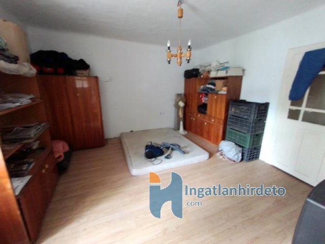 Eladó családi ház, Héhalomon 16.5 M Ft, 2 szobás