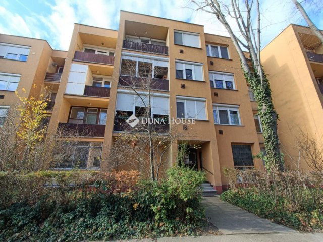 Eladó téglalakás, Kecskeméten 45 M Ft, 2 szobás