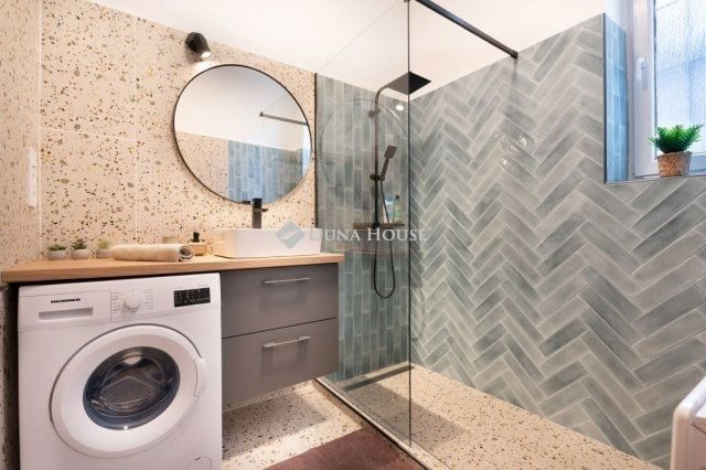 Eladó téglalakás, Budapesten, VII. kerületben 117 M Ft, 2 szobás