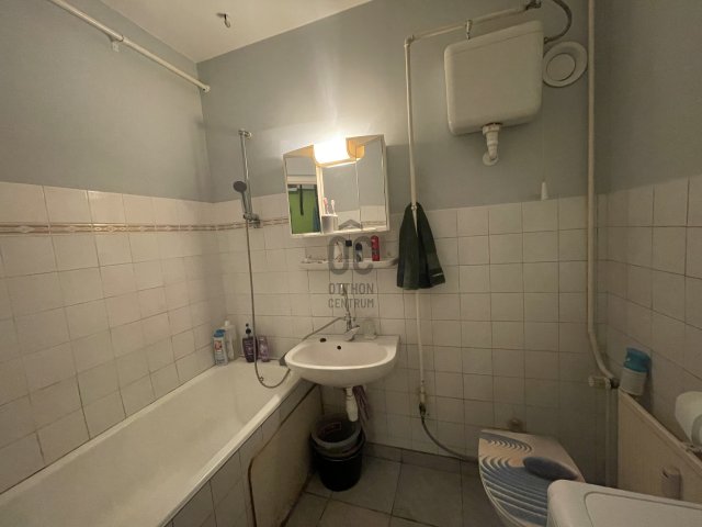 Eladó panellakás, Dunaújvárosban 24.9 M Ft, 1 szobás