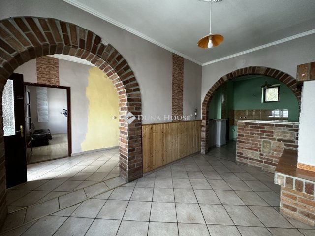 Eladó téglalakás, Iregszemcsén 8.5 M Ft, 2 szobás