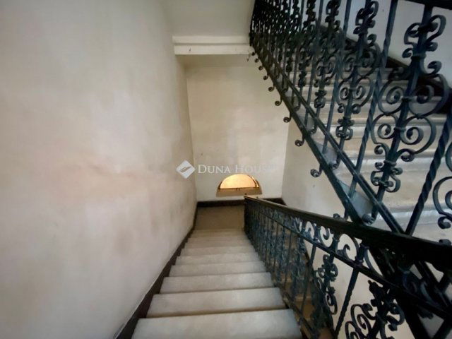 Eladó téglalakás, Budapesten, VI. kerületben 59.99 M Ft