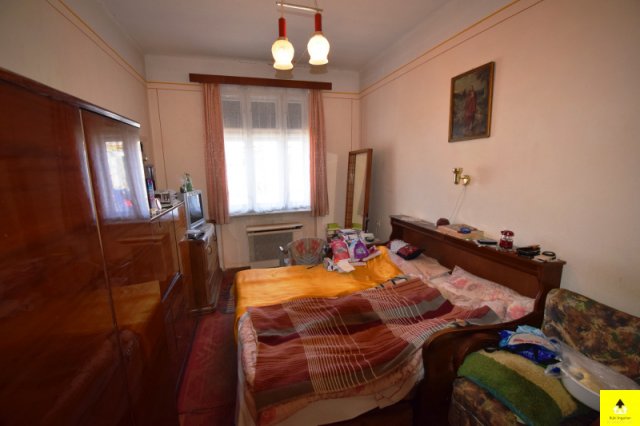 Eladó családi ház, Csepregen 29.9 M Ft, 2 szobás