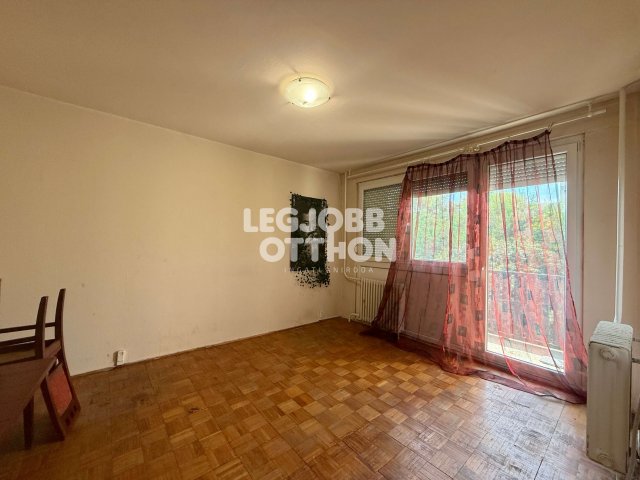 Eladó panellakás, Cegléden 35 M Ft, 2 szobás