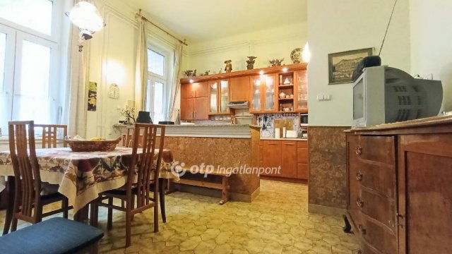 Eladó téglalakás, Budapesten, IX. kerületben 140 M Ft, 4 szobás