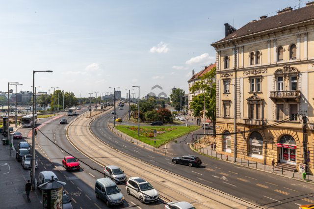 Eladó téglalakás, Budapesten, IX. kerületben, Ferenc körúton