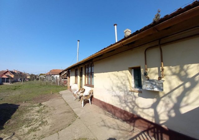Eladó családi ház, Csongrádon 22 M Ft, 2+1 szobás