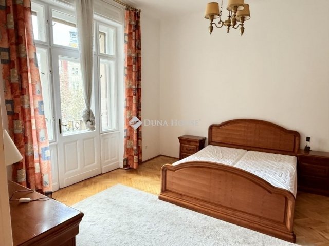 Eladó téglalakás, Budapesten, VII. kerületben 149 M Ft, 4 szobás
