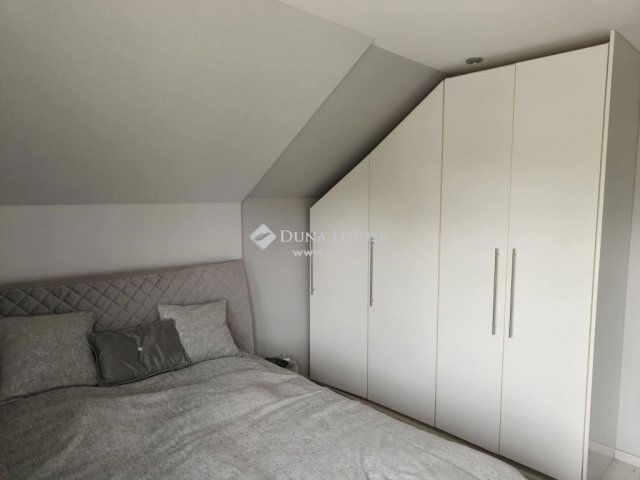 Eladó családi ház, Dunakeszin 118 M Ft, 3+1 szobás