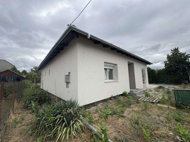 Eladó családi ház, Szigethalmon 95 M Ft, 4 szobás
