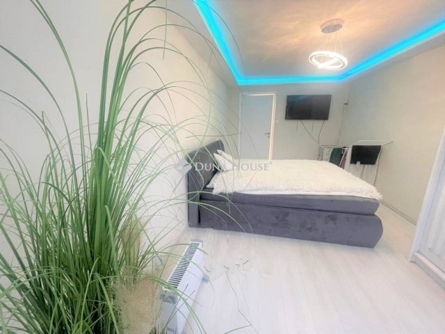 Eladó panellakás, Budapesten, III. kerületben 84.9 M Ft, 3 szobás