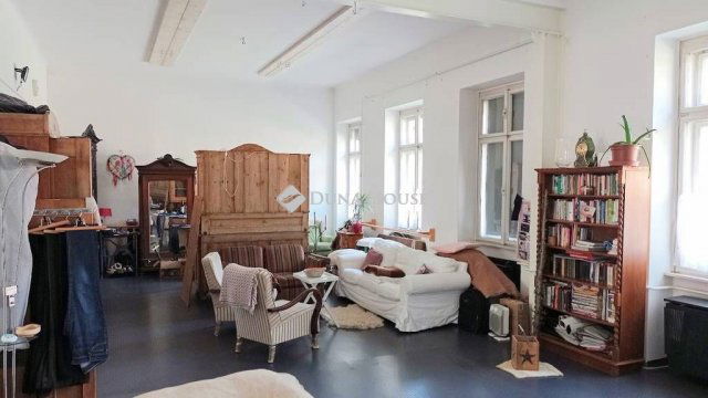 Eladó téglalakás, Zalaegerszegen 42 M Ft, 1 szobás