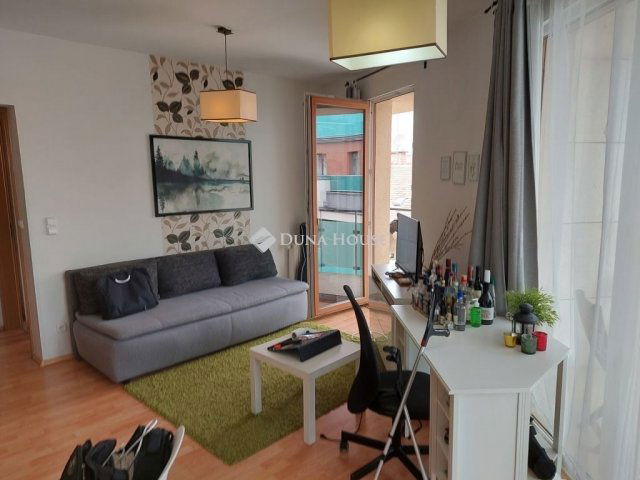 Eladó téglalakás, Budapesten, VIII. kerületben 82.644 M Ft