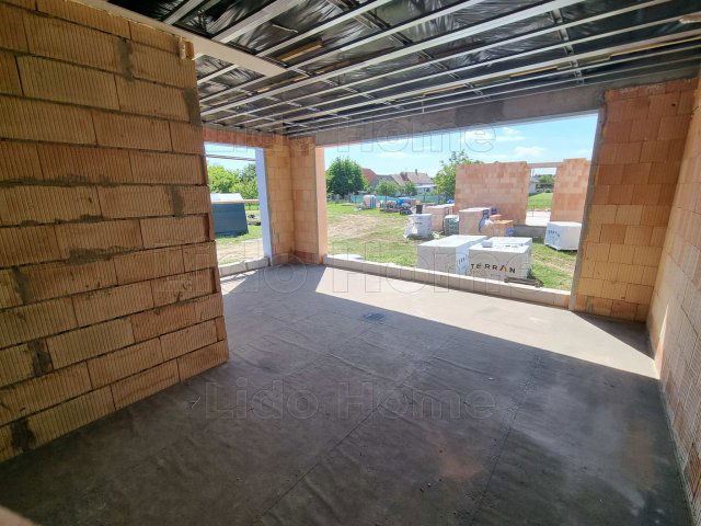 Eladó családi ház, Ságváron 66.5 M Ft, 10 szobás