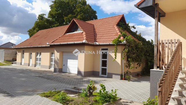 Kiadó iroda, Debrecenben, Gohér utcában 200 E Ft / hó