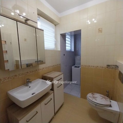 Kiadó téglalakás, albérlet, Nyíregyházán 170 E Ft / hó