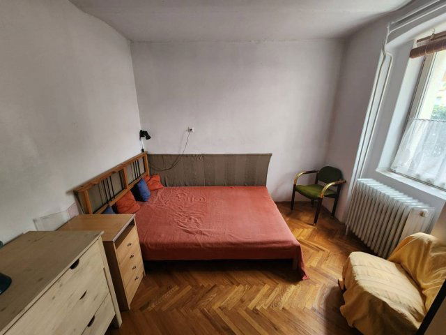 Kiadó családi ház, albérlet, Pécsett 150 E Ft / hó, 2 szobás