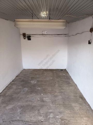 Eladó garázs, Hódmezővásárhelyen 5.2 M Ft