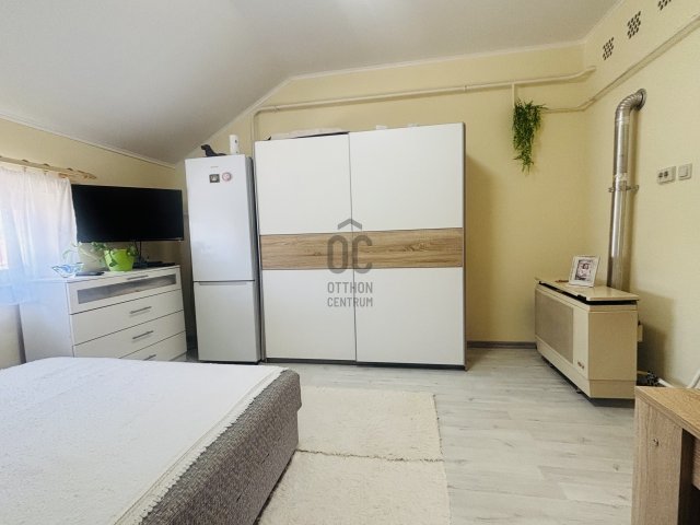 Eladó családi ház, Cegléden 24.99 M Ft, 1 szobás