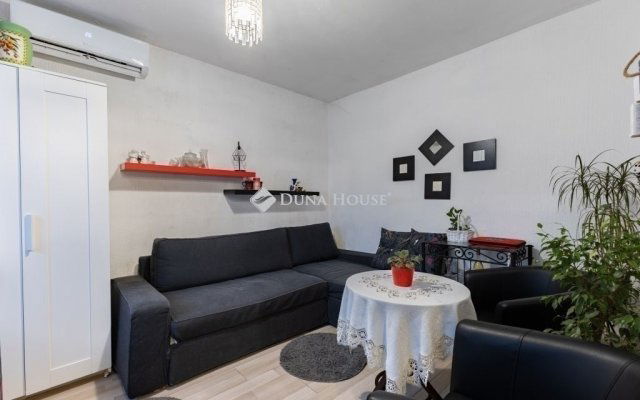 Eladó ikerház, Budapesten, XVIII. kerületben 84 M Ft, 5 szobás