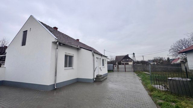 Kiadó családi ház, albérlet, Székesfehérvárott, Gödör utcában