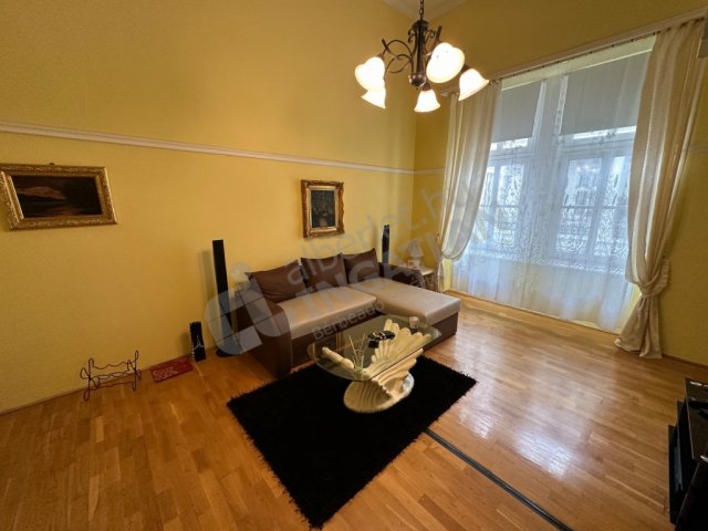 Kiadó téglalakás, albérlet, VI. kerületben, Andrássy úton