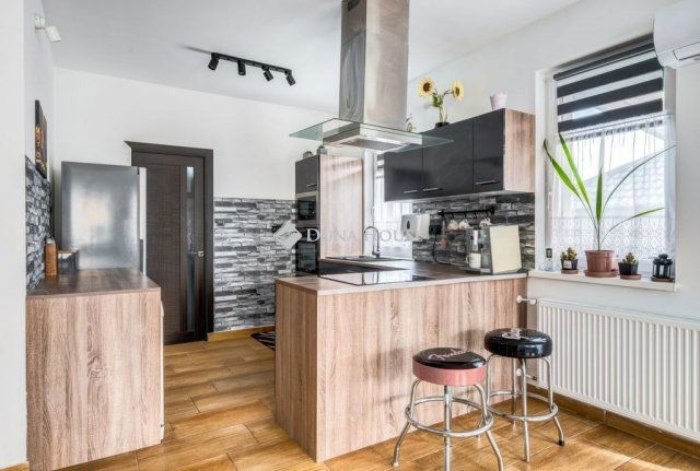 Eladó ikerház, Majosházán 89 M Ft, 4 szobás