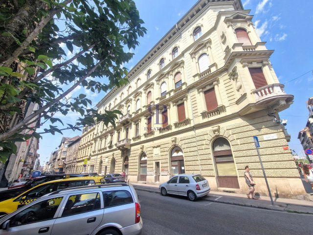 Eladó téglalakás, Budapesten, VI. kerületben 88.9 M Ft, 3 szobás