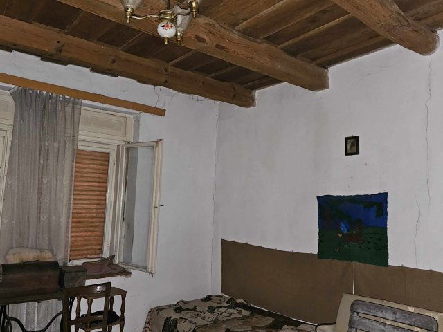Eladó családi ház, Kapolyon 12.8 M Ft, 2 szobás