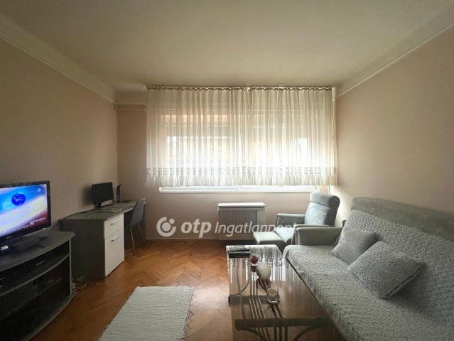 Eladó családi ház, Kiszomboron 82.45 M Ft, 5+1 szobás