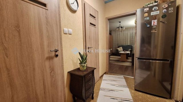 Eladó panellakás, Dunaújvárosban 34.9 M Ft, 2 szobás