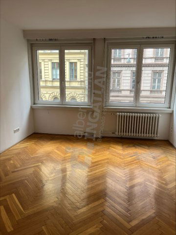 Kiadó téglalakás, albérlet, V. kerületben, Széchenyi utcában