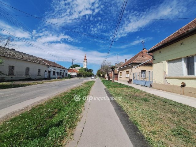 Eladó családi ház, Magyarbánhegyesen 6.5 M Ft, 3 szobás