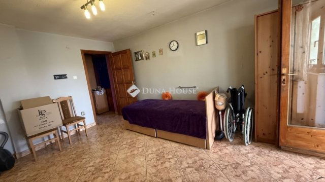 Eladó családi ház, Sülysápon 25 M Ft, 2 szobás