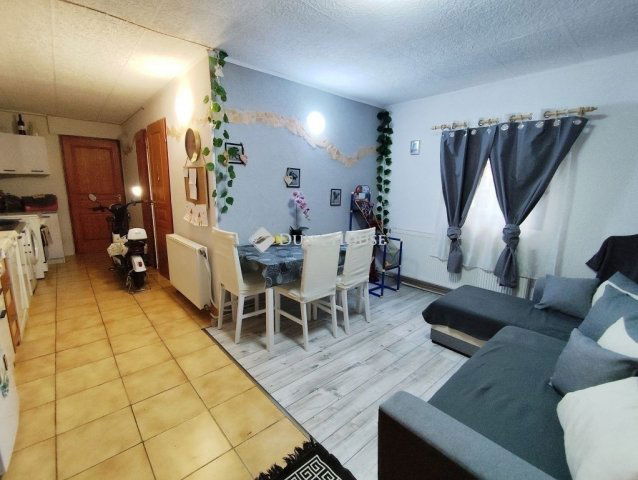 Eladó családi ház, Vecsésen 30 M Ft, 3 szobás