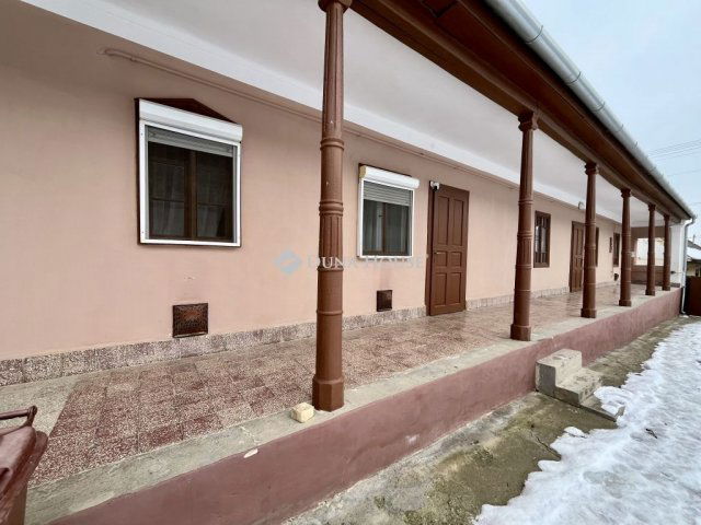 Eladó családi ház, Véménden 30.5 M Ft, 4 szobás