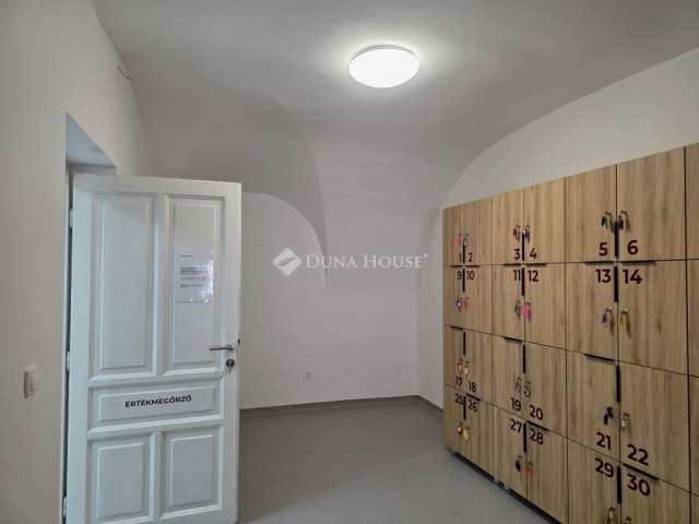 Eladó téglalakás, Sopronban, Várkerület utcában 59 M Ft